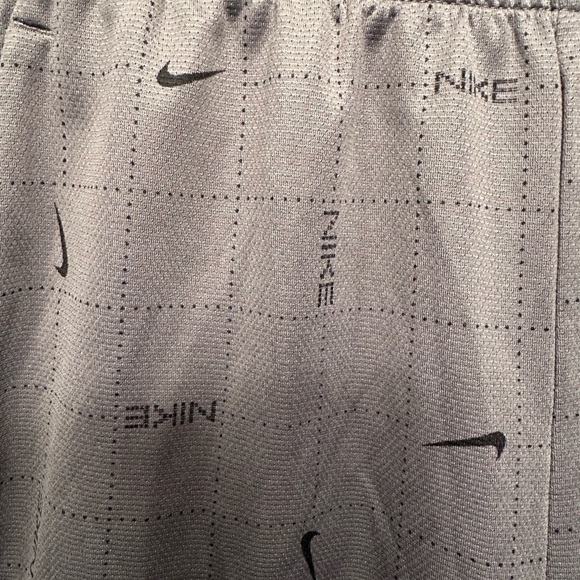 Nike Dri-Fit Grid Print 7" Athletic Shorts Iron Gray Black Size Medium - Picture 4 of 8